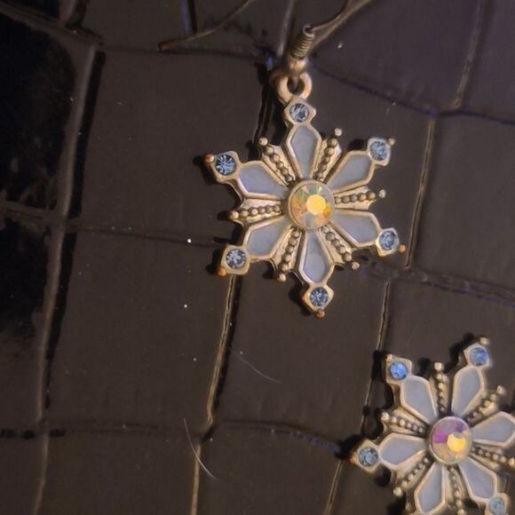 Light Blue Daisy Rhinestone Drop Earrings Pierced Ears - Picture 4 of 6